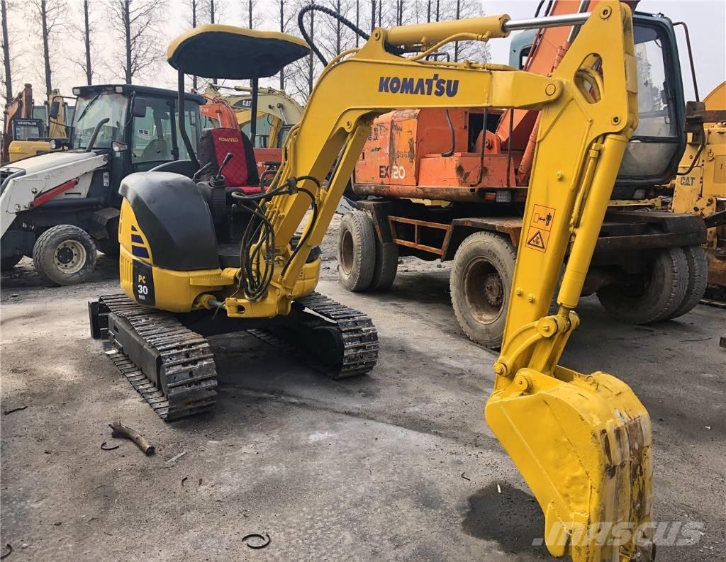 Komatsu PC30 小型挖掘机