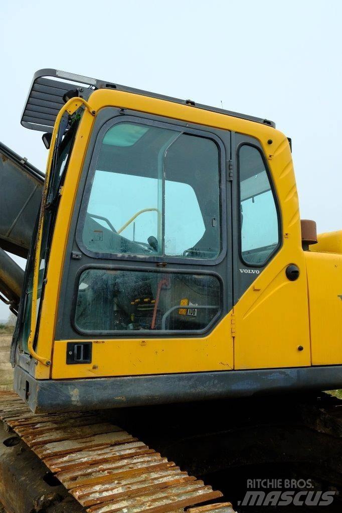 Volvo EC 240 kabina 驾驶室与内部