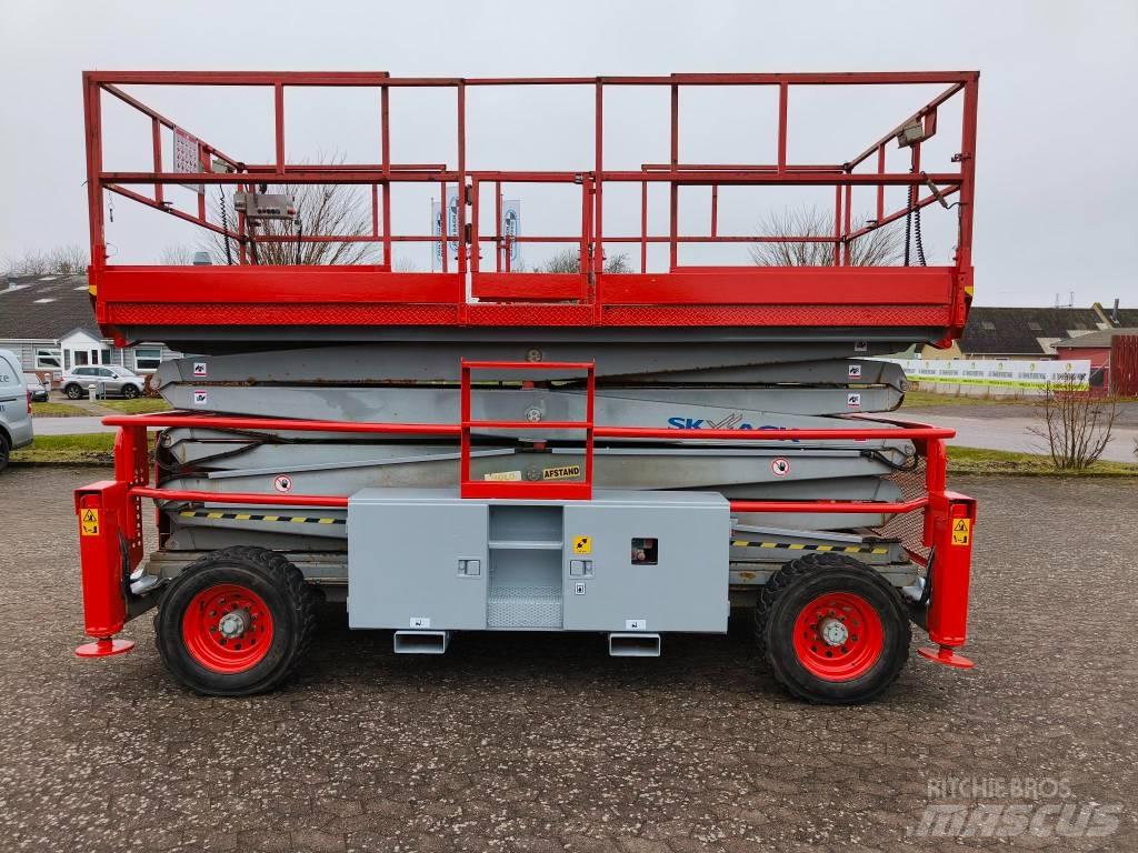 SkyJack SJ 9250 RT 剪叉式升降机