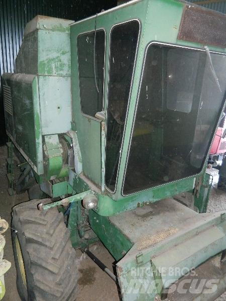 John Deere 960 联合收割机