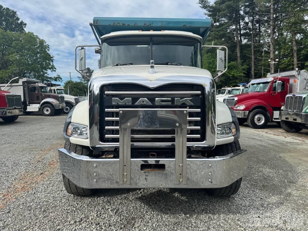 Mack Granite CT 713 自卸式货车