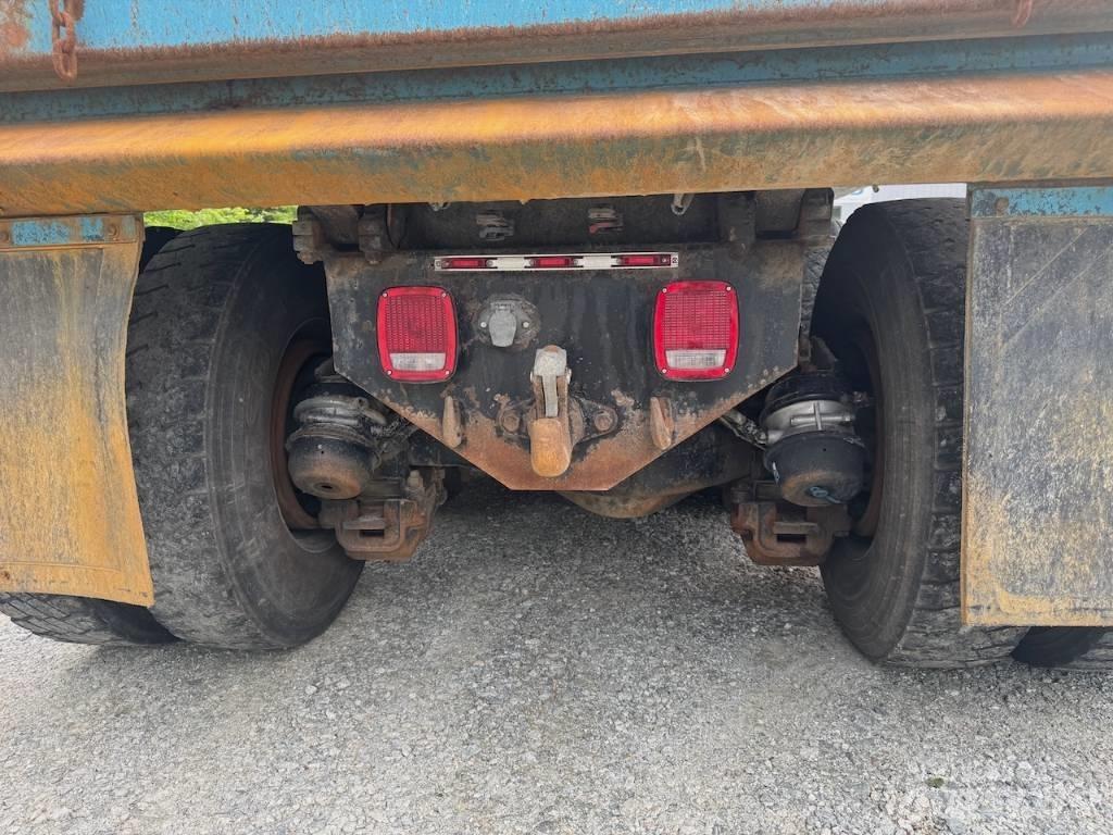 Mack Granite CT 713 自卸式货车