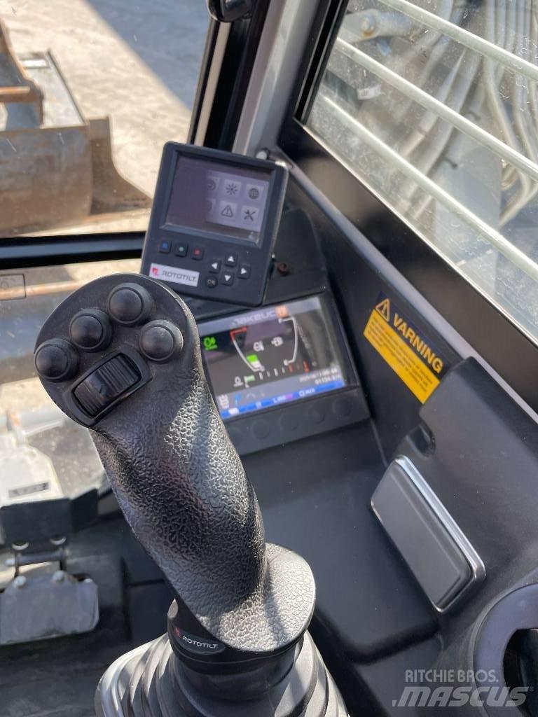 Takeuchi TB 257 FR 小型挖掘机
