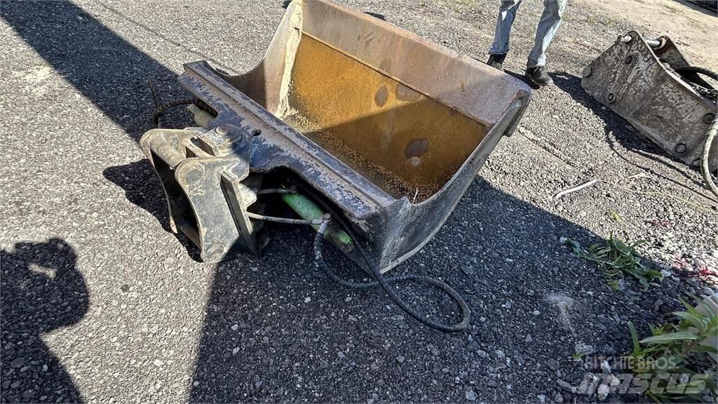 JCB 4CX PRO 反铲装载机
