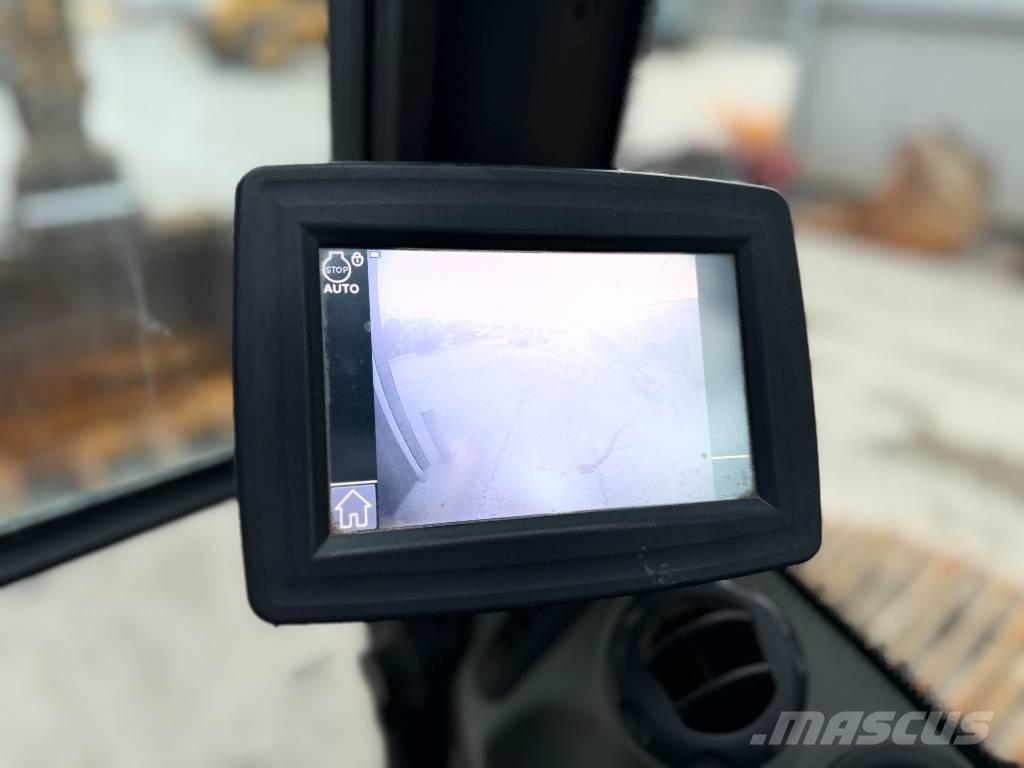 Liebherr R922 SLC 履带挖掘机