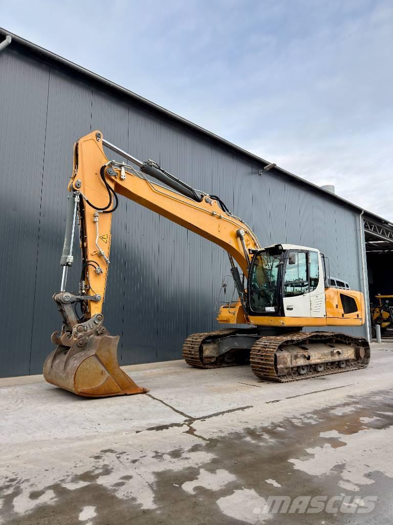 Liebherr R922 SLC 履带挖掘机