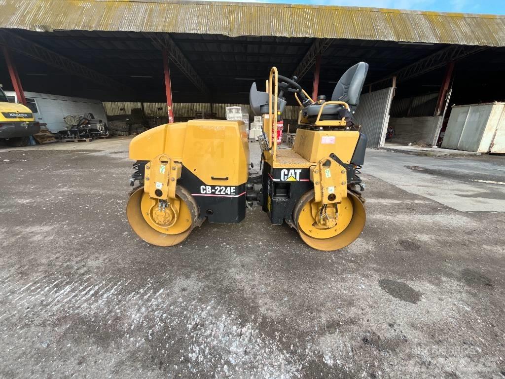 CAT CB 224E 双轮压路机