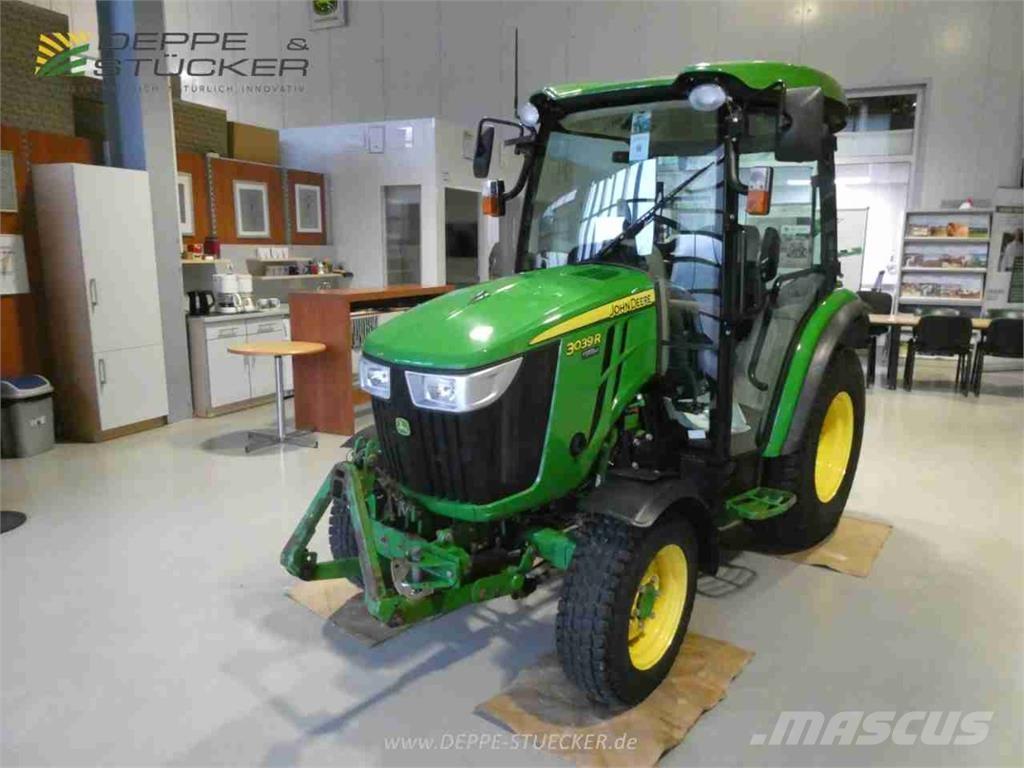 John Deere 3039R 小型拖拉机