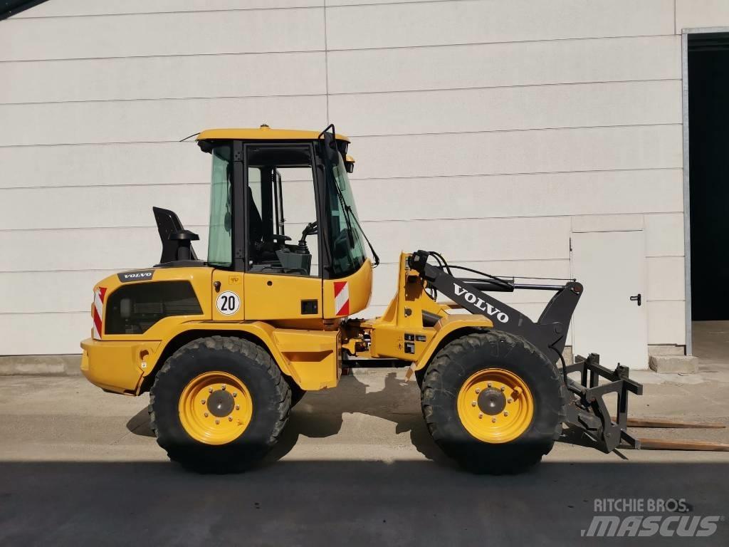 Volvo Radlader L30G 轮式装载机