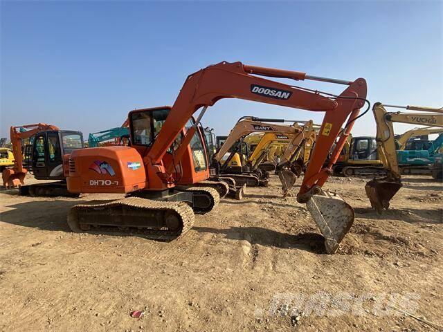 Doosan DH70-7 履带挖掘机