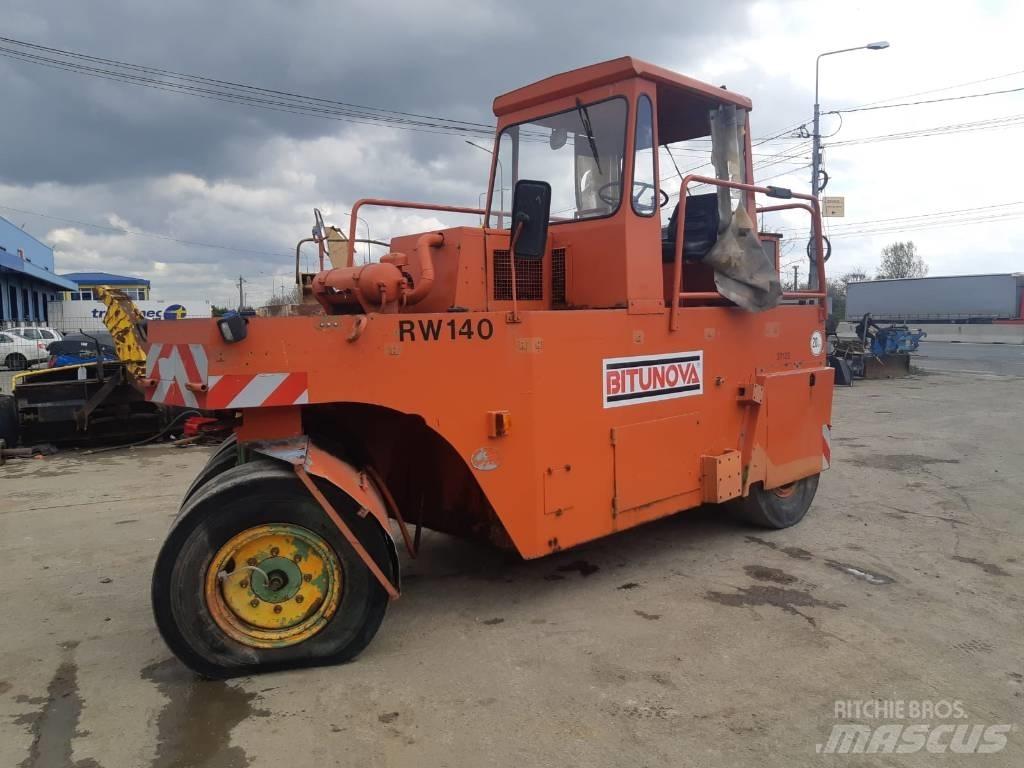 MBU RW140 胶轮压路机
