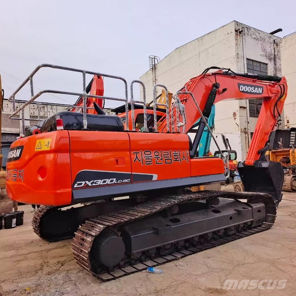 Doosan DX 300 履带挖掘机