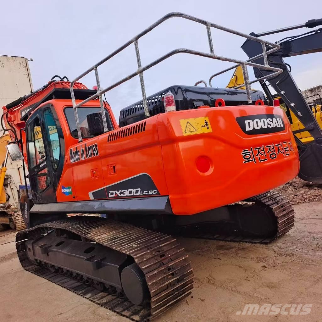 Doosan DX 300 履带挖掘机