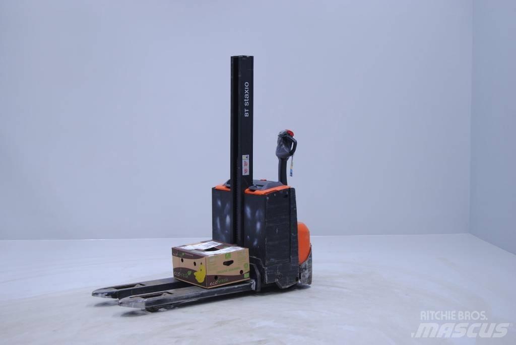 Toyota SWE080L 手推堆垛车