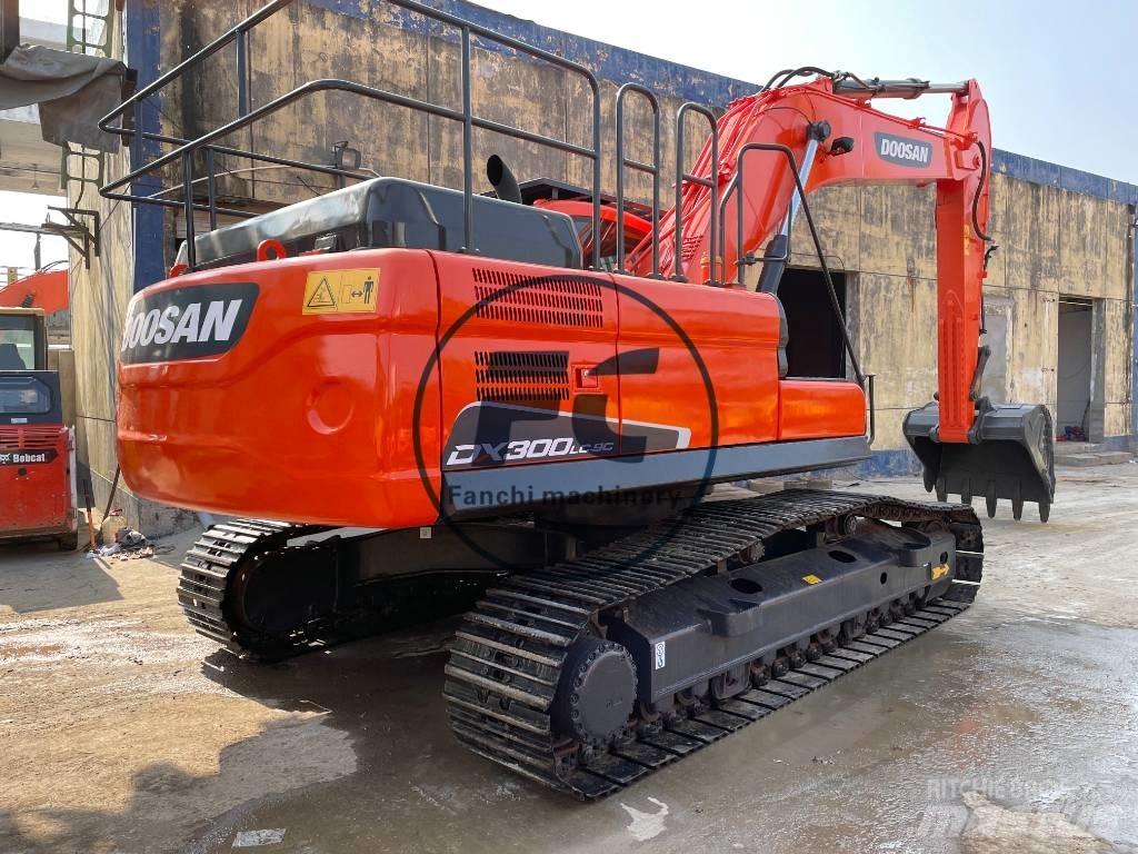 Doosan DX300 履带挖掘机