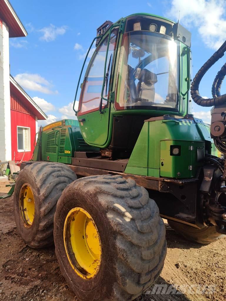 John Deere 1210E 集运机