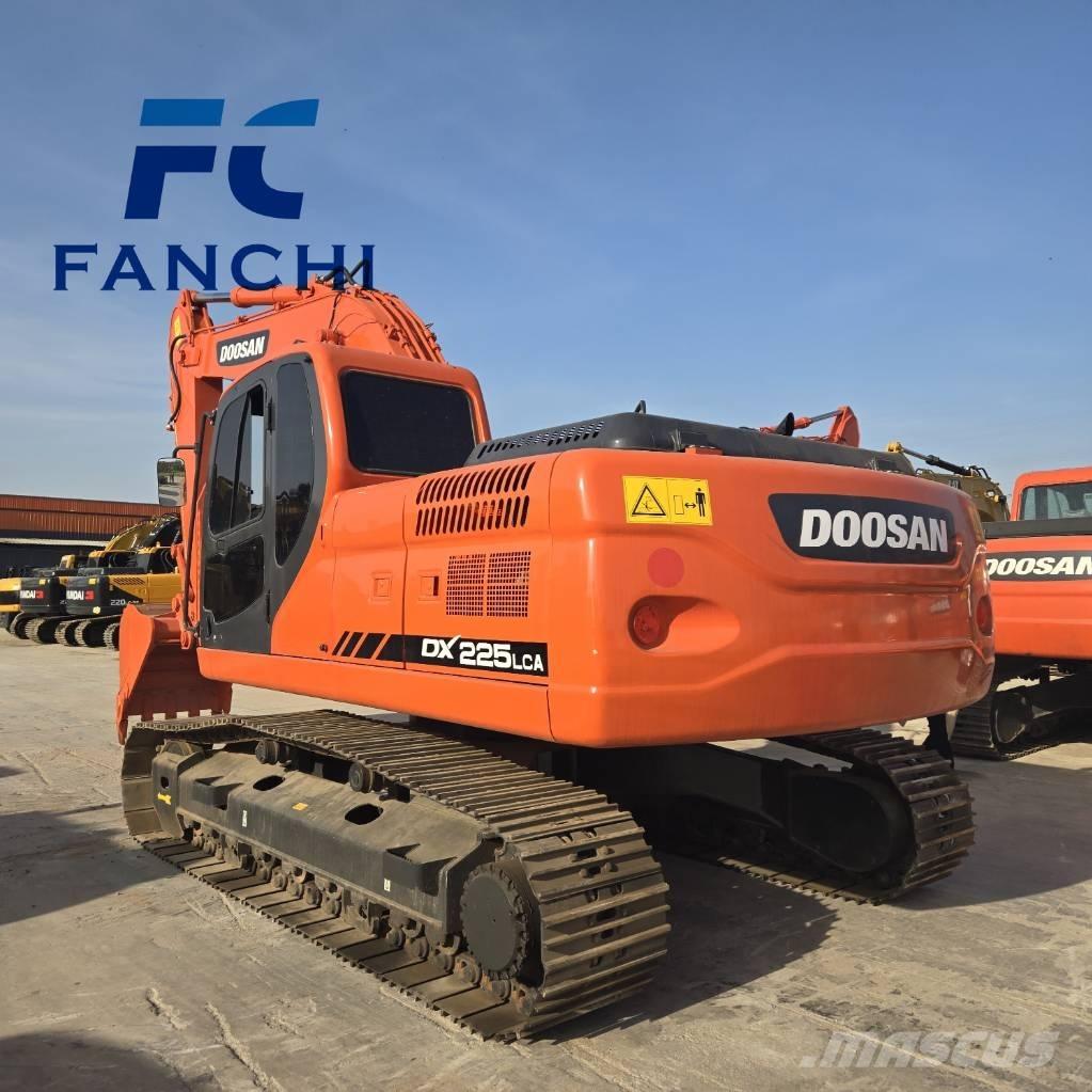 Doosan DX 225 LC 履带挖掘机