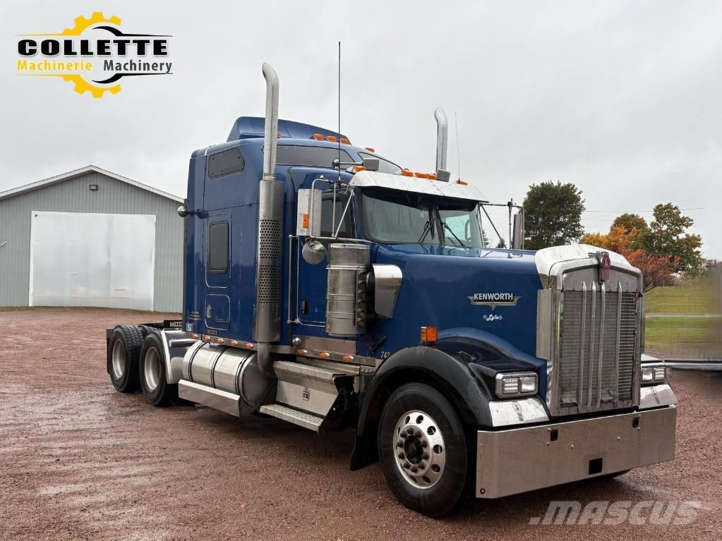 Kenworth W 900 牵引车