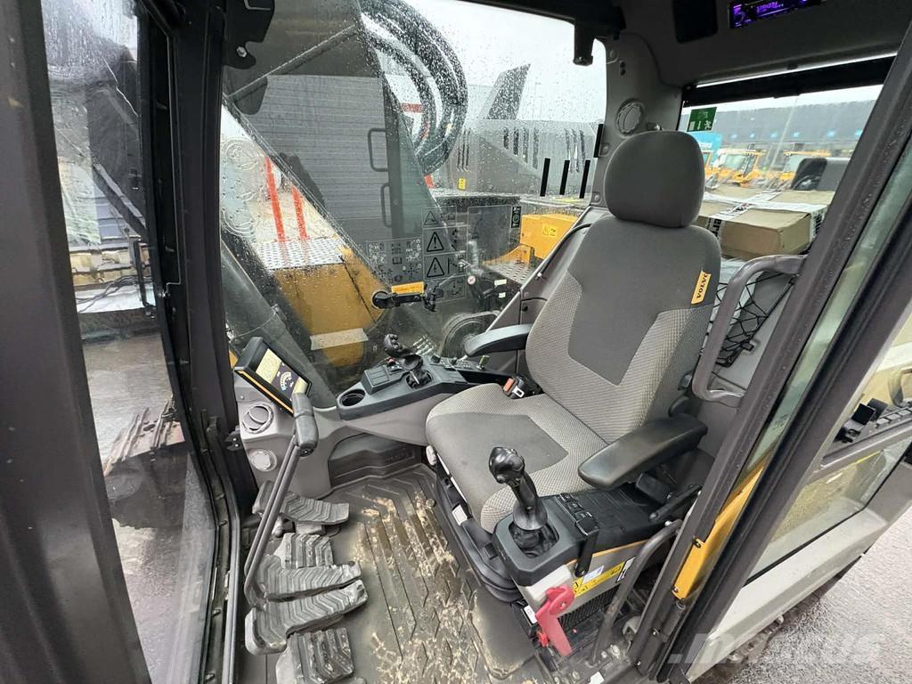 Volvo ECR235EL 特种挖掘机