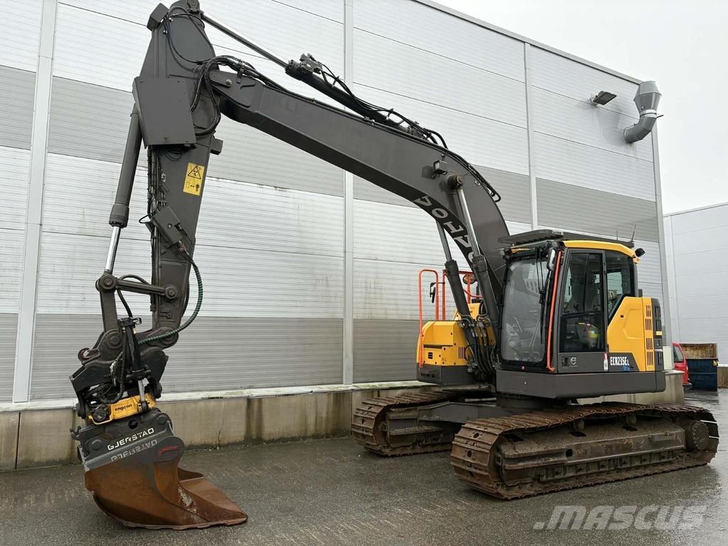 Volvo ECR235EL 特种挖掘机