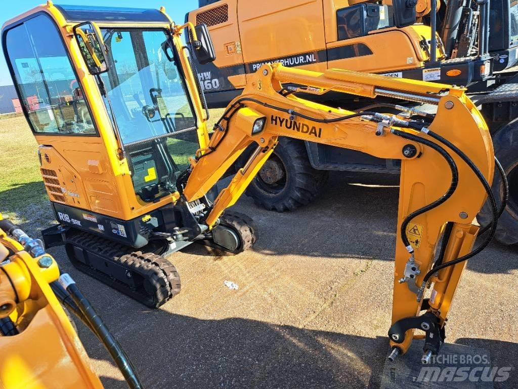 Hyundai R18-9AK 小型挖掘机