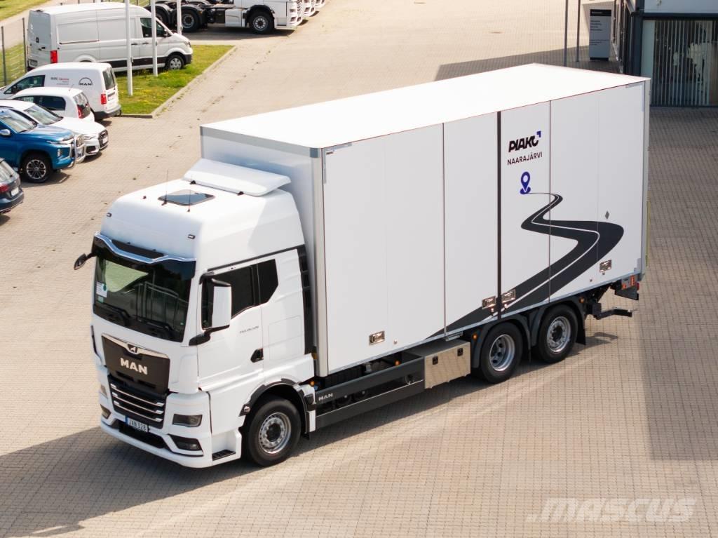 MAN TGX 26.520 6x2-4 厢式货车