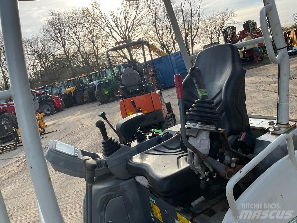 Takeuchi TB 216 小型挖掘机