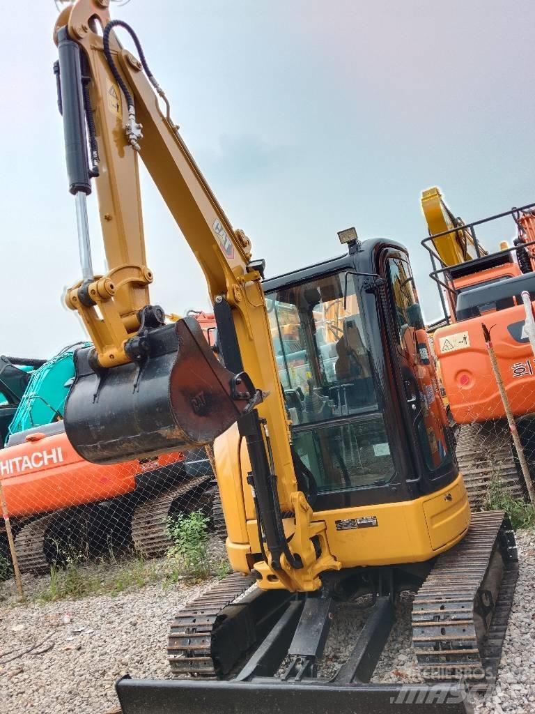 CAT 303.5 E CR 小型挖掘机