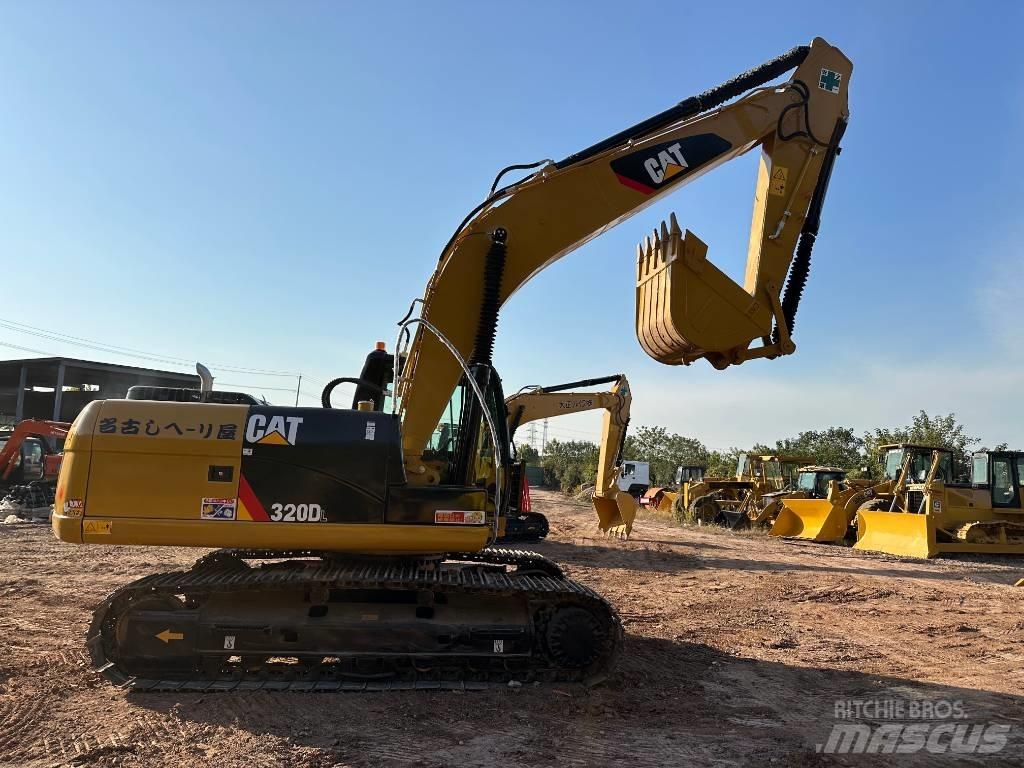 CAT 320 D L 履带挖掘机