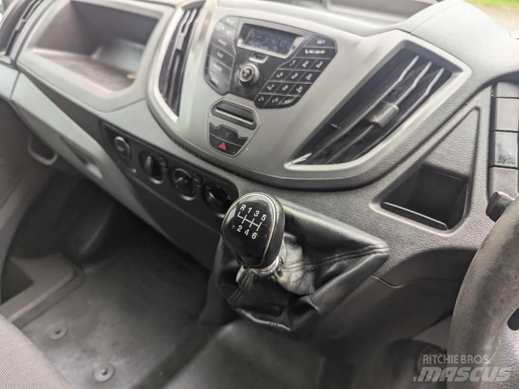 Ford Transit 大型面包车