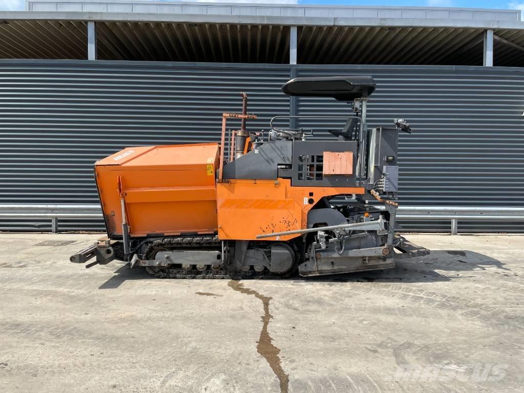 ABG TITAN 2820 沥青摊铺机