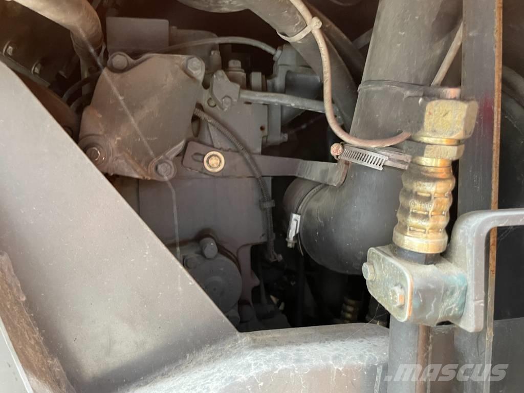 ABG TITAN 2820 沥青摊铺机