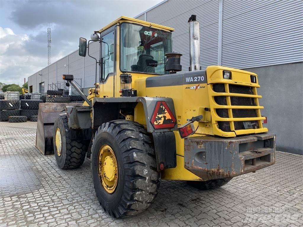 Komatsu WA270-3 轮式装载机