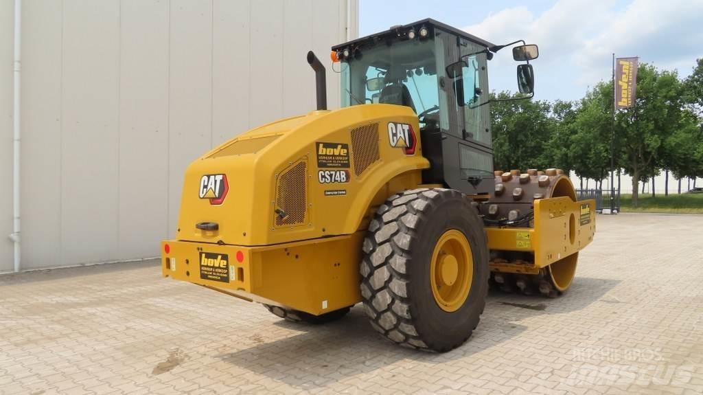 CAT CS74B 单轮压路机