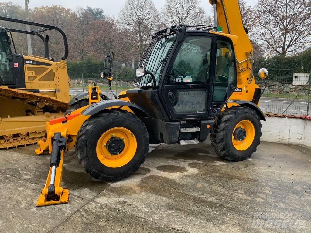 JCB 540-140 伸缩臂叉装车|叉装车