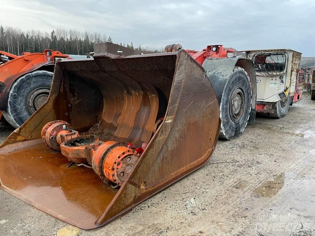 Sandvik LH 514 地下装载机