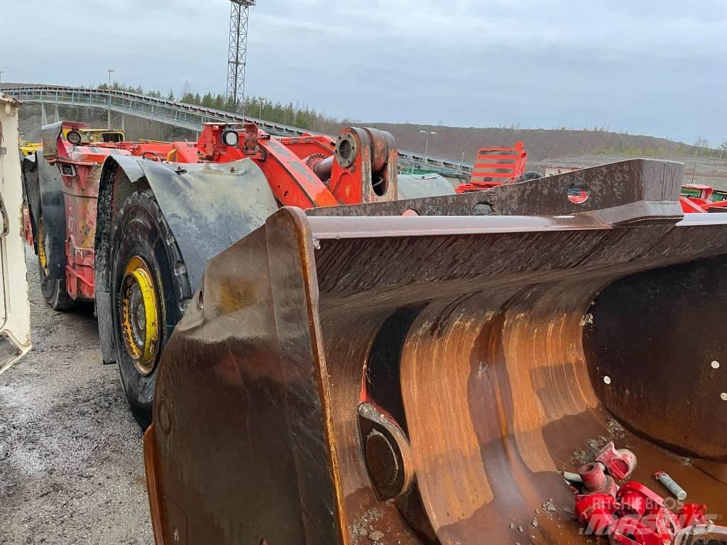 Sandvik LH 514 地下装载机