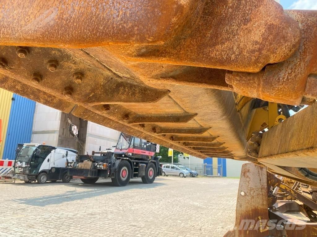 CAT D6 T XL 履带式推土机