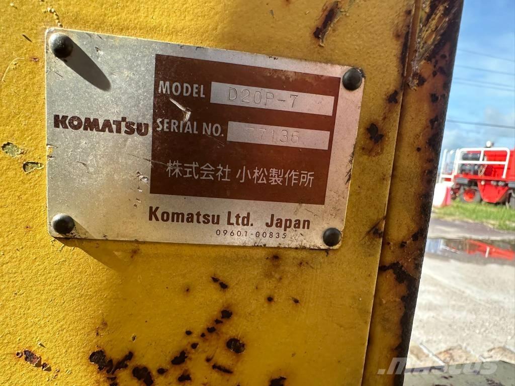 Komatsu D 20P-7 履带式推土机