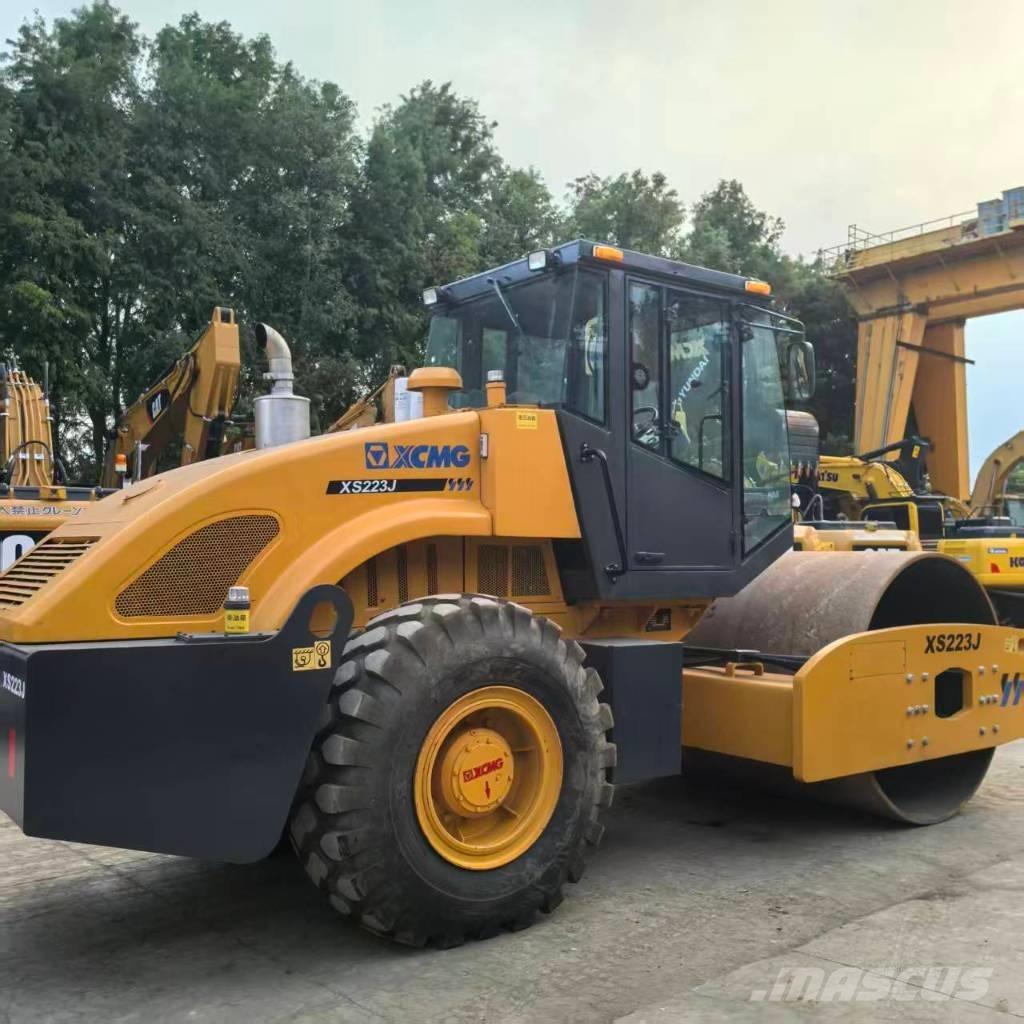 XCMG XS 223 J 单轮压路机