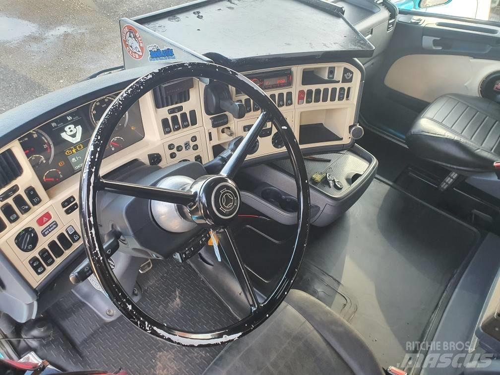 Scania R 560 牵引车