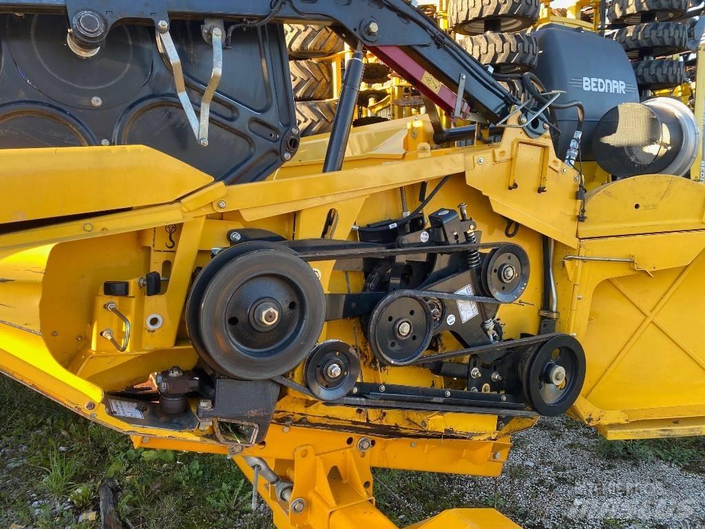 New Holland CX 8.90 联合收割机