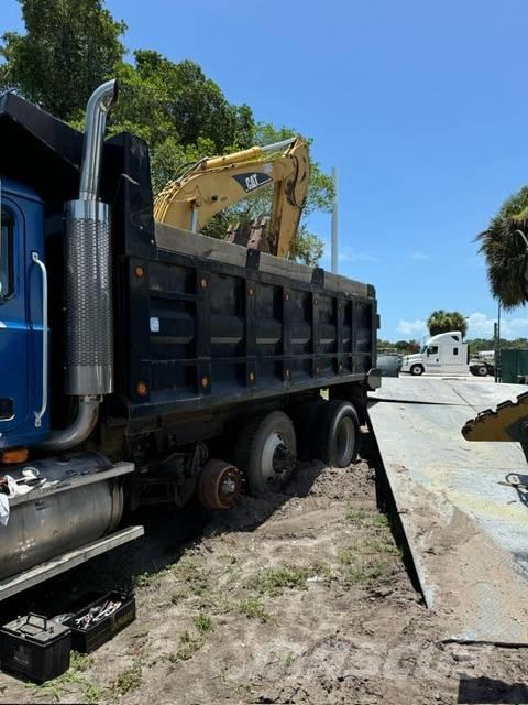 Mack CH613 8x4 2002 自卸式货车