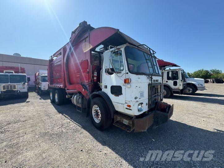 Autocar Front Loader 垃圾车
