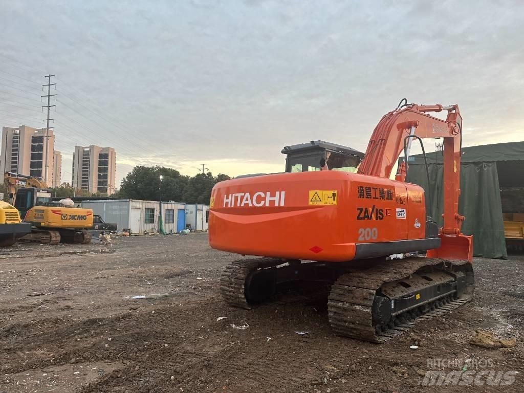 Hitachi ZX 200 履带挖掘机