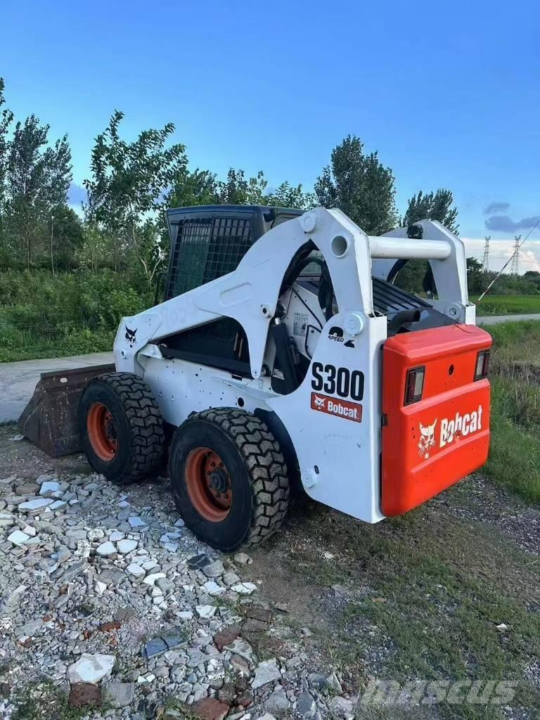 Bobcat S 300 滑移装载机