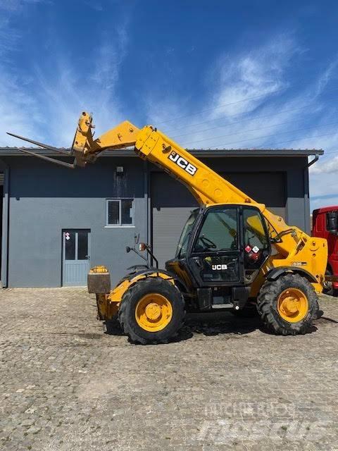 JCB 535-125 伸缩臂叉装车|叉装车