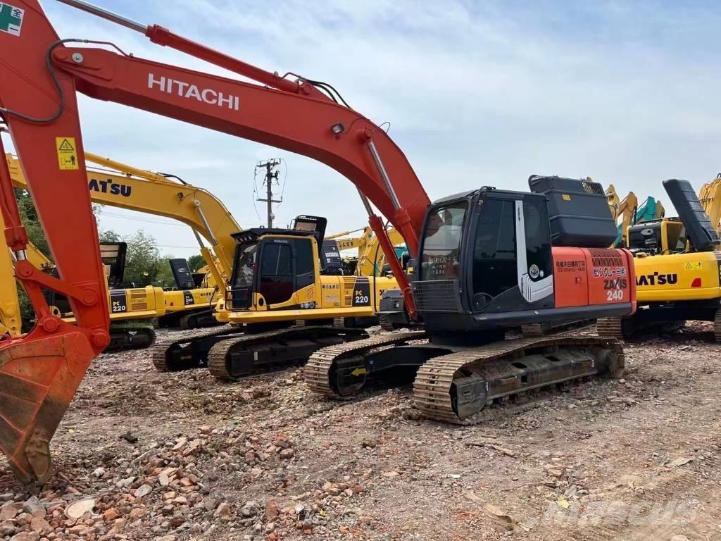 Hitachi ZX 240-3 履带挖掘机
