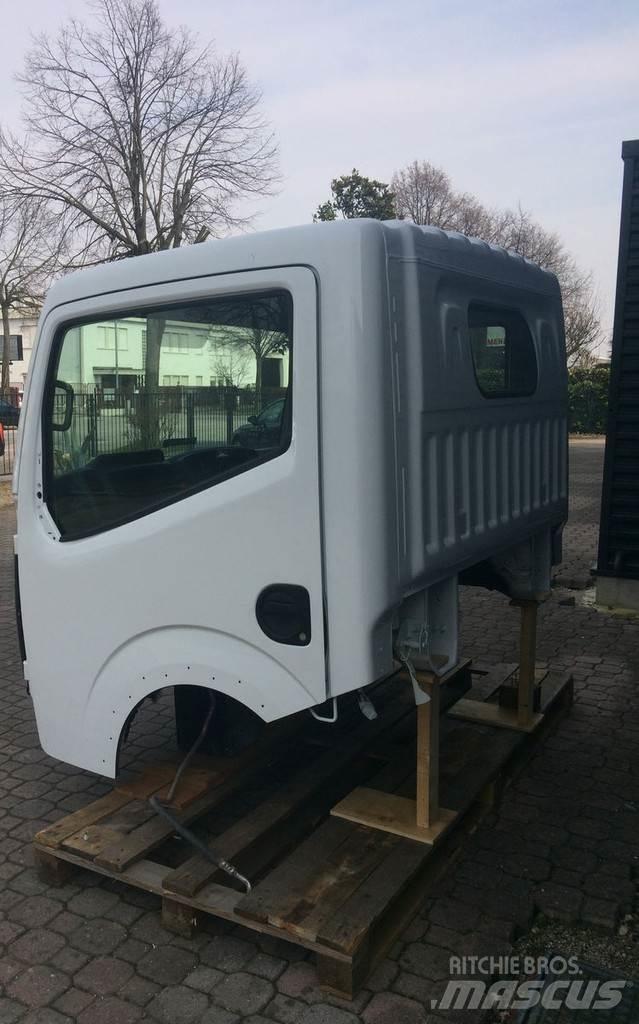 Renault Maxity 驾驶室与内部