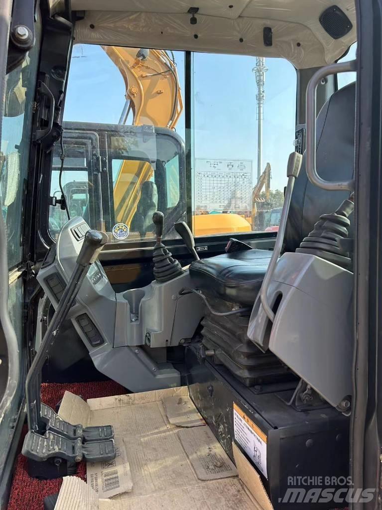 Kubota KX 165 中型挖掘机